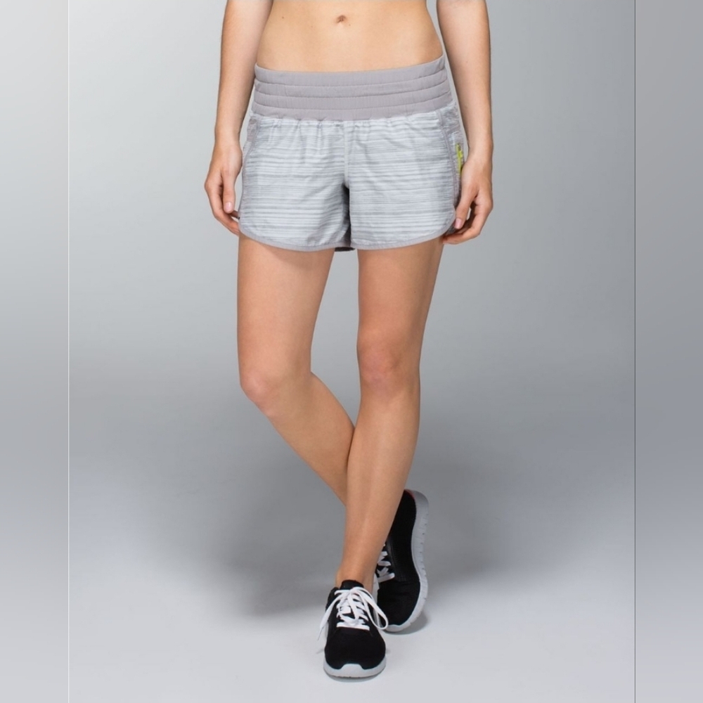 Lululemon Tracker Short II Grey/Lime Sz 6 Blokette Sporty Chic